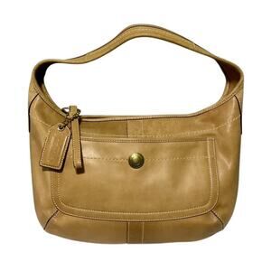 VINTAGE COACH ERGO TAN LEATHER FRONT POCKET HALF MOON SHOULDER BAG